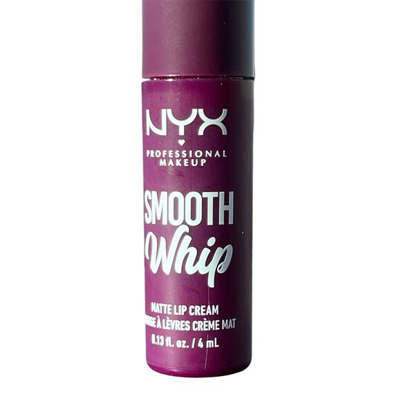 NYX Smooth Whip Matte Lip Cream Berry Bed Sheets - Picture 3 of 8